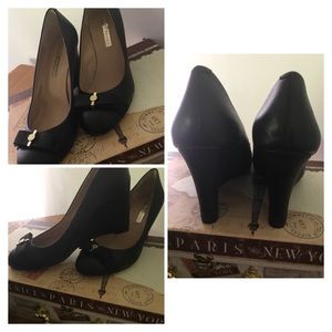 AUDREY BROOKE WEDGE HEELS!